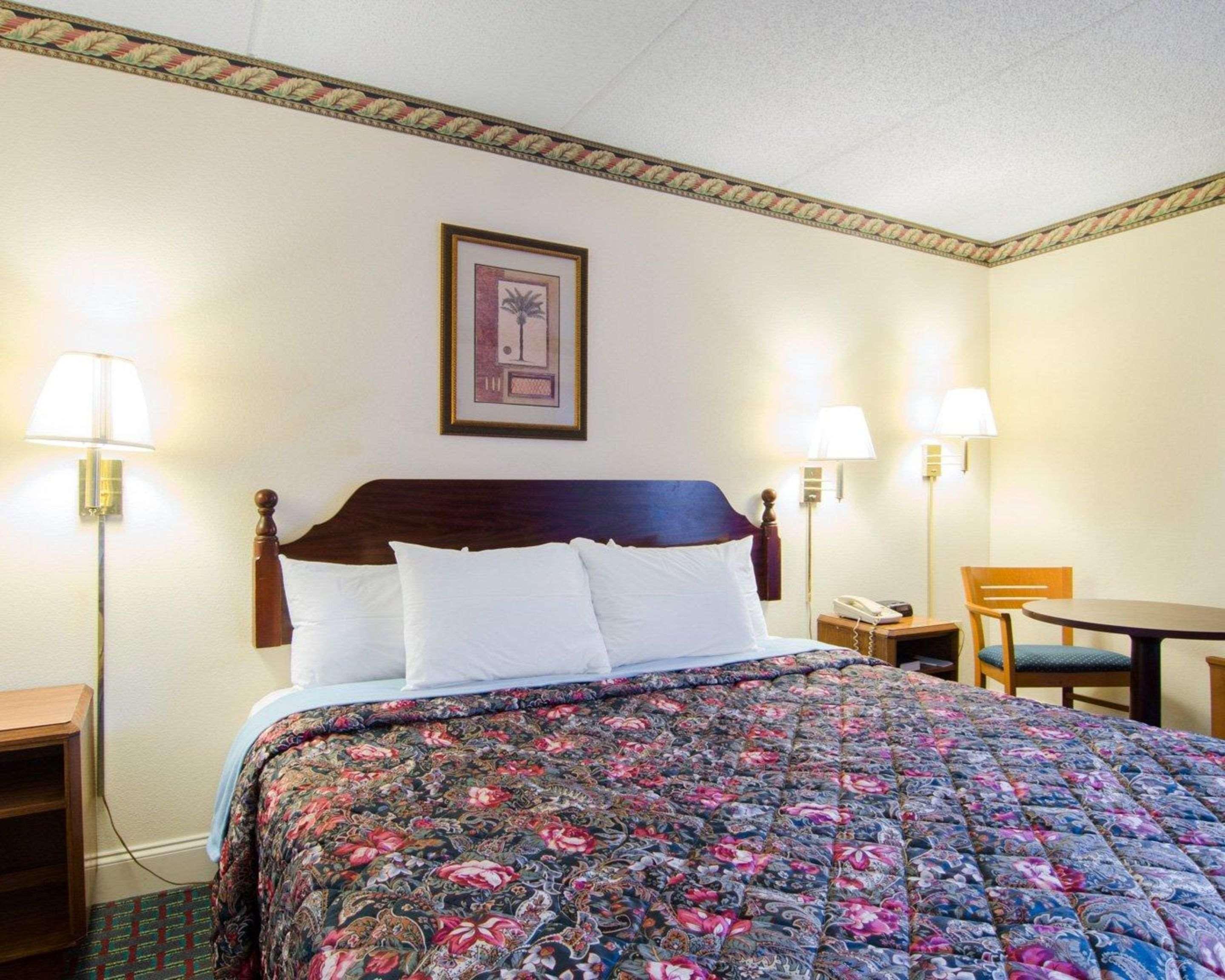 Rodeway Inn Norcross Eksteriør billede